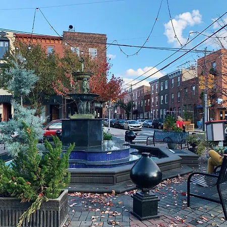 Family Friendly East Passyunk Gem With Game Room-3