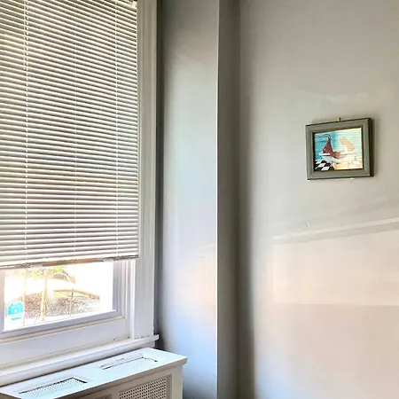 Clover 2900 - Apartment And Rooms With Private Bathroom Near Washington Ave South Philly-2