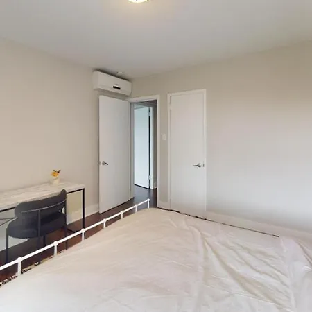 Avenue B251 Lovely 2Br! Gym, Parking, Pool-3
