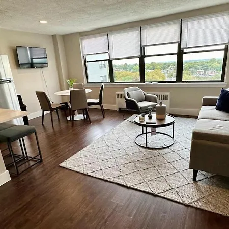 Avenue A916 Gorgeous Furnished,2Br , Parking, Gym-3