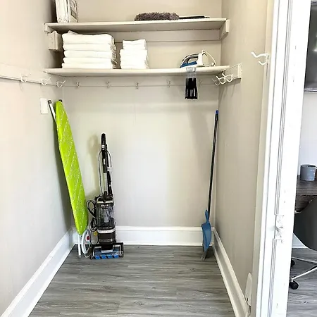 Lennox C405 Peaceful & Perfect Studio Apt-2