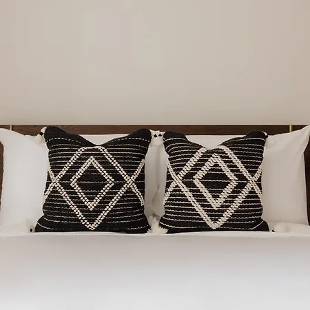 Onyx, Sonder Apartments-2