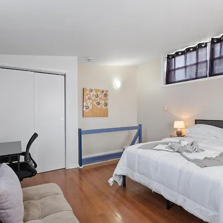 Modern Loft In Center City-3