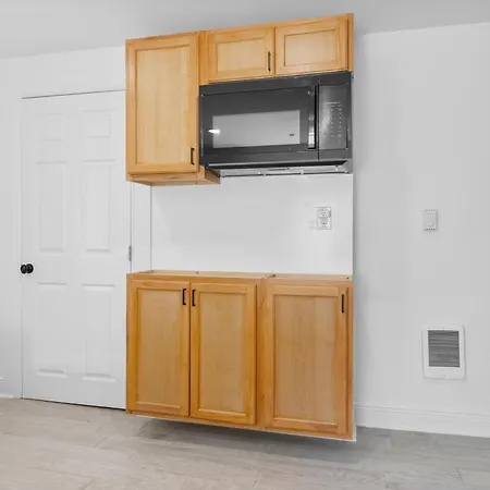 Saint Joes Comfortable And Chic Suites-2