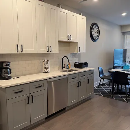 Modern 2Br 2Ba Apartment With Rooftop In Brewerytown-2
