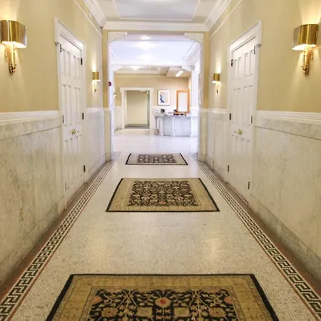 Luxury 2 Bedroom By Rittenhouse-3