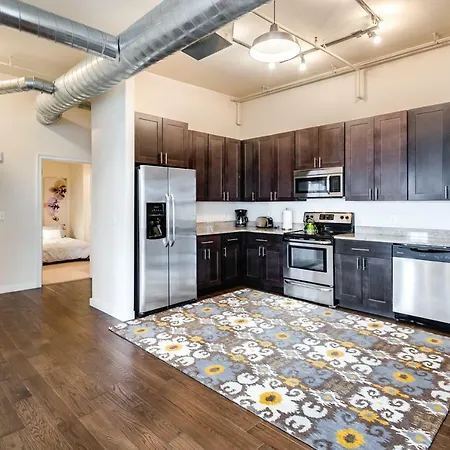 Gorgeous Penthouse 3 Bedroom Apt-2