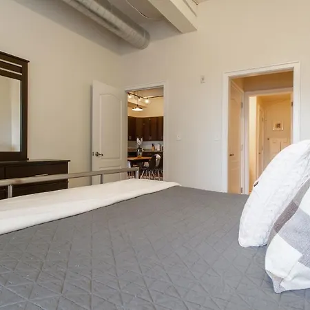 Trendy 2 Bedroom Fishtown Loft Apt.-2