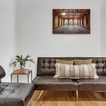 Modern Contemporary-Style 2Bd Apt By Act-2