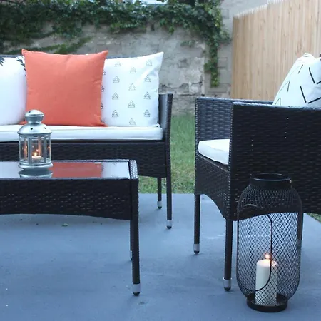 Accentuated Apartment In Manayunk-2