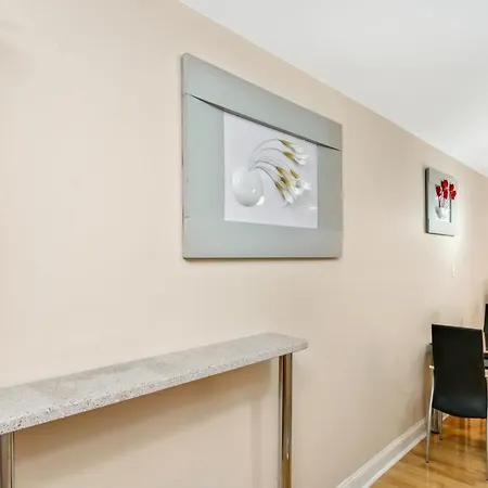 Stylish 1Bd Loft In Center City-3